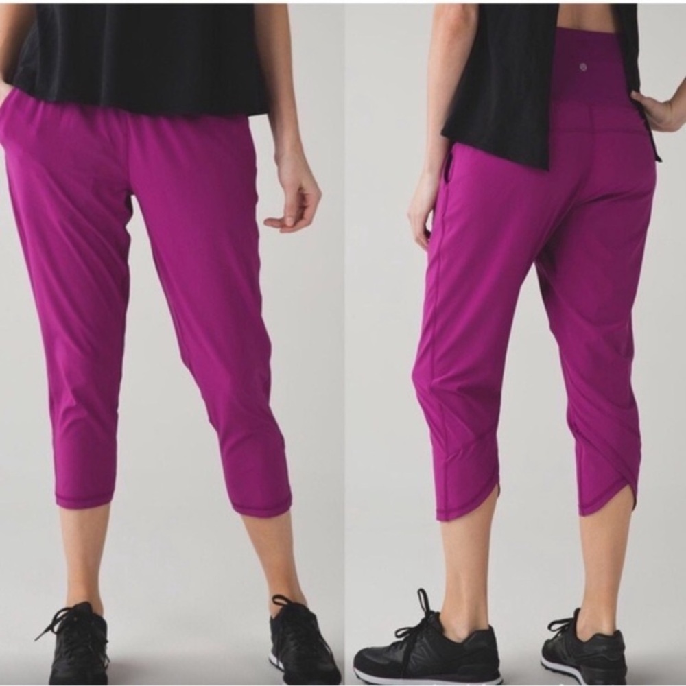 Lululemon Crop Pant Tranquil in Regal Plum Size 4 Tulip Hem Athletic